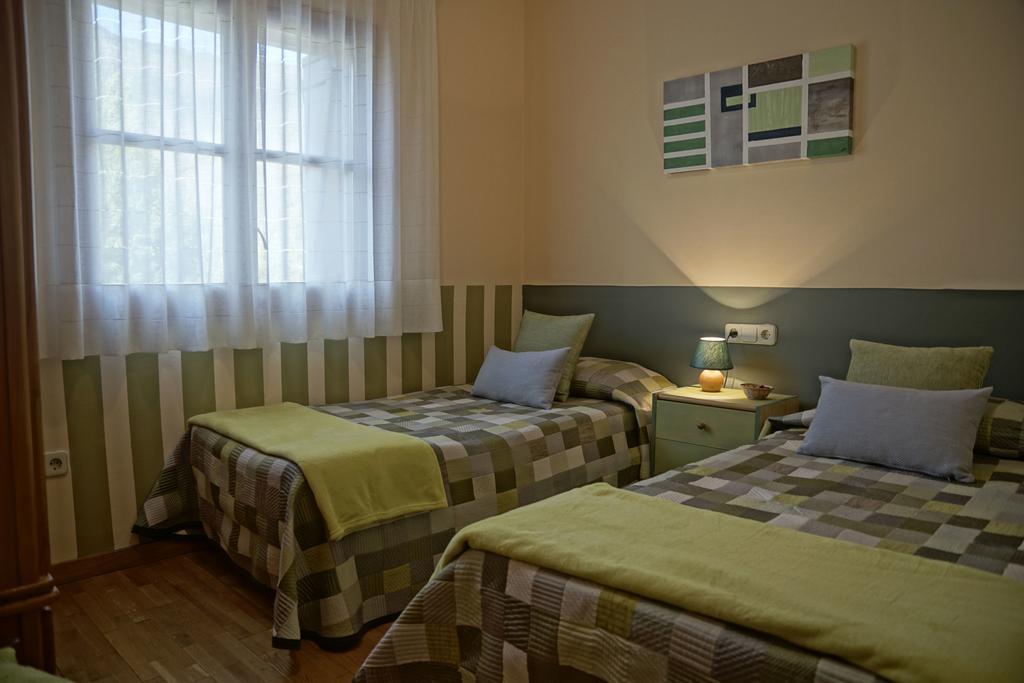 Apartaments El Ribal Valencia D'Aneu Eksteriør billede