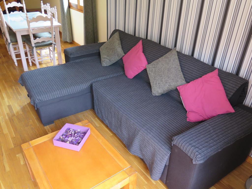 Apartaments El Ribal Valencia D'Aneu Eksteriør billede