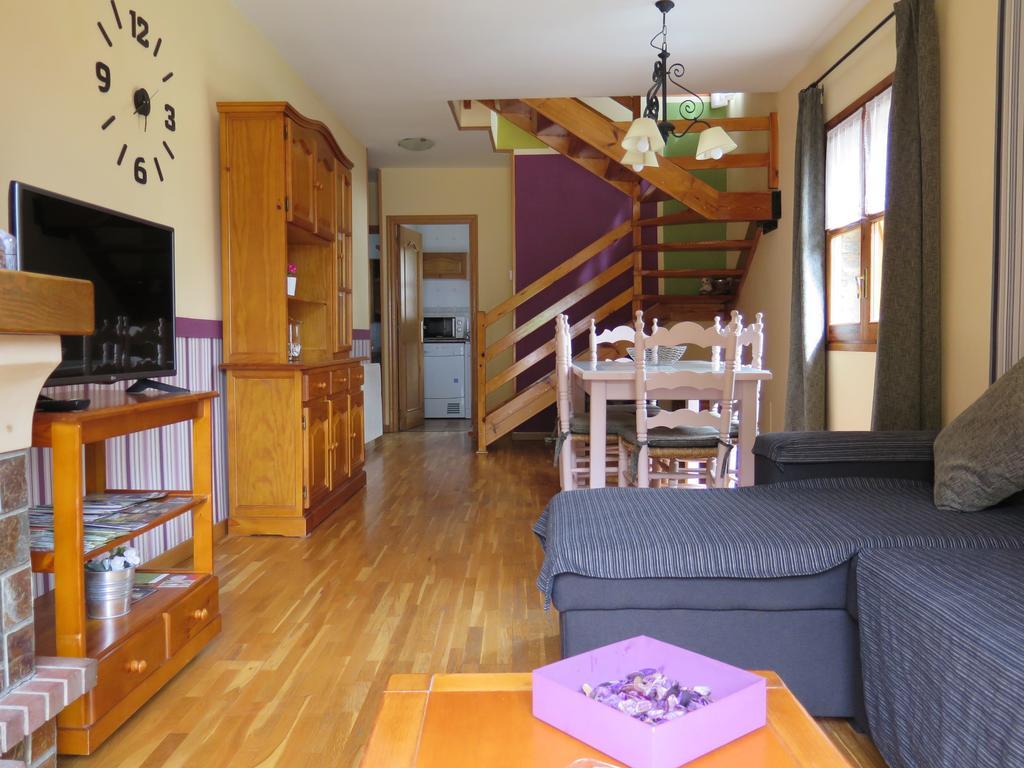 Apartaments El Ribal Valencia D'Aneu Eksteriør billede