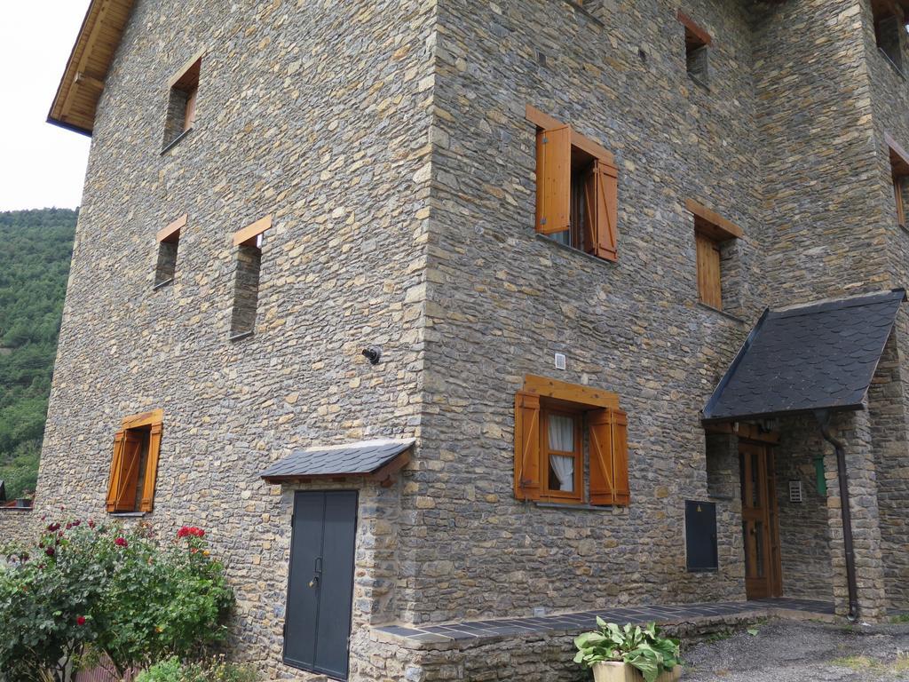 Apartaments El Ribal Valencia D'Aneu Eksteriør billede