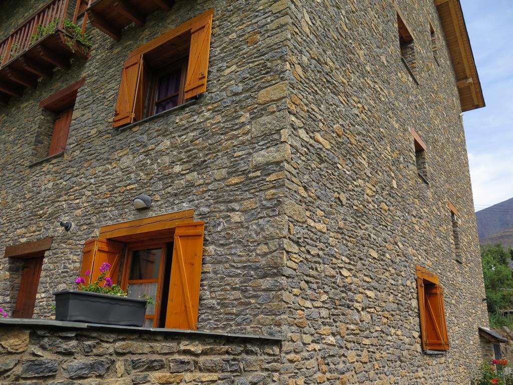 Apartaments El Ribal Valencia D'Aneu Eksteriør billede