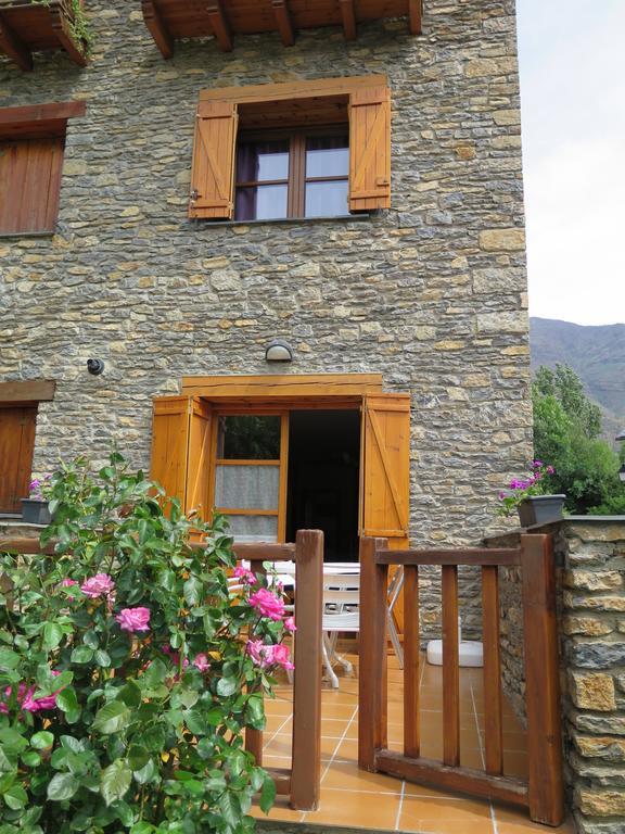 Apartaments El Ribal Valencia D'Aneu Eksteriør billede